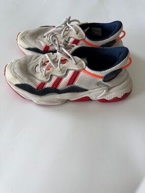 adidas Men's Ozweego White Collegiate Navy Scarlet Lifestyle Sneakers Size 9 EUC